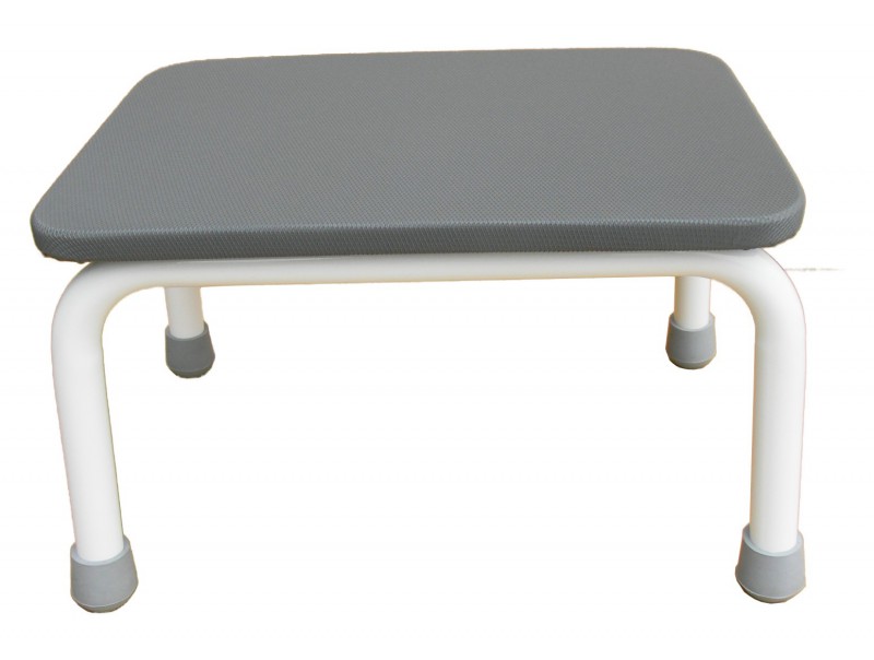 Schodek ułatwiający wejście do wanny lub brodzika.