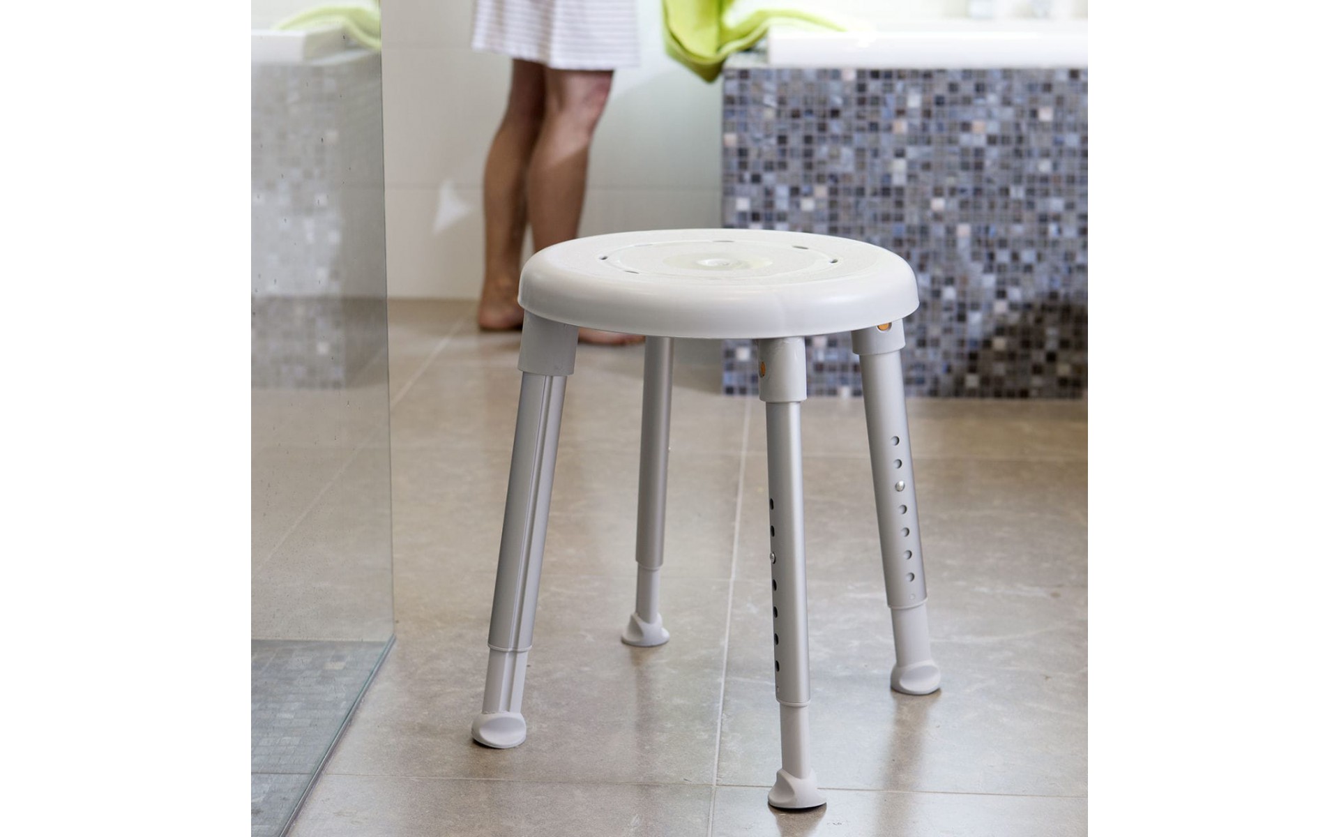 Etac Easy - solidny i trwały taboret pod prysznic.